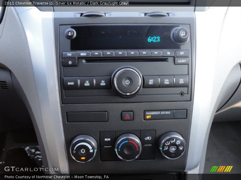 Silver Ice Metallic / Dark Gray/Light Gray 2011 Chevrolet Traverse LS
