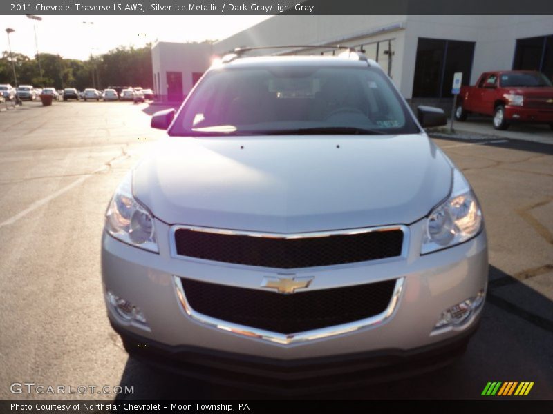 Silver Ice Metallic / Dark Gray/Light Gray 2011 Chevrolet Traverse LS AWD