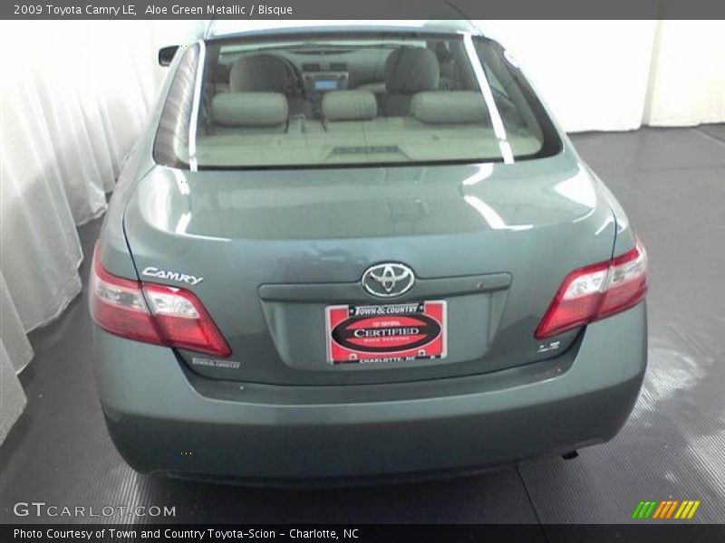 Aloe Green Metallic / Bisque 2009 Toyota Camry LE