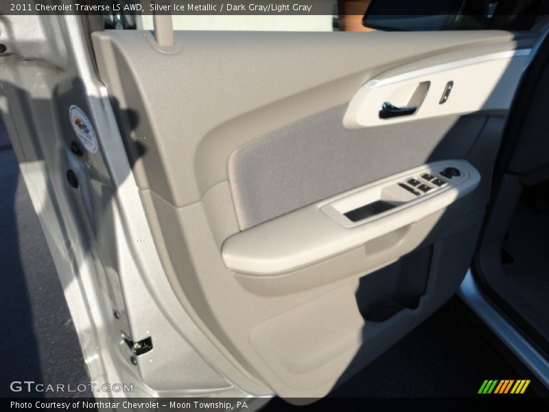 Silver Ice Metallic / Dark Gray/Light Gray 2011 Chevrolet Traverse LS AWD