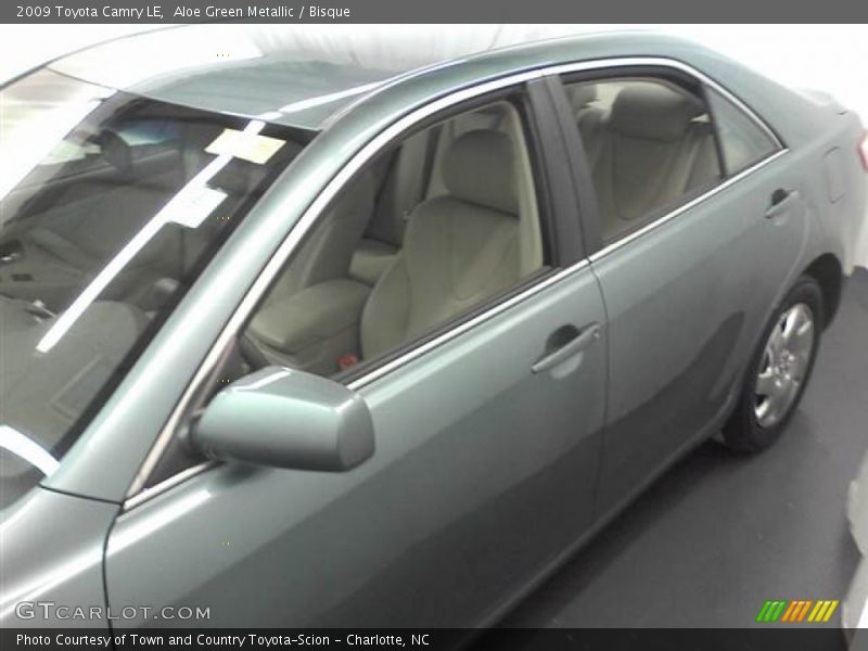 Aloe Green Metallic / Bisque 2009 Toyota Camry LE