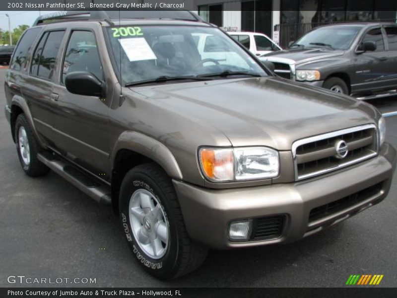 Bronzed Gray Metallic / Charcoal 2002 Nissan Pathfinder SE