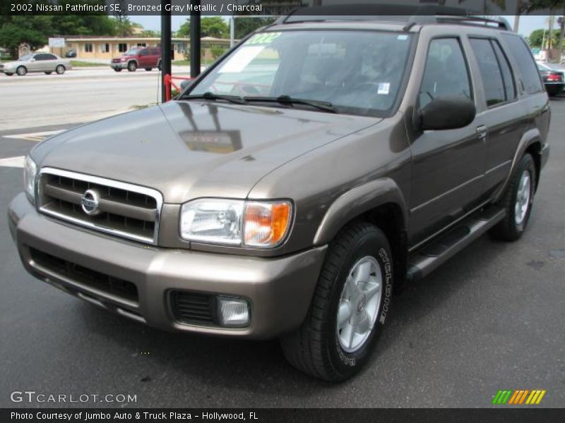 Bronzed Gray Metallic / Charcoal 2002 Nissan Pathfinder SE