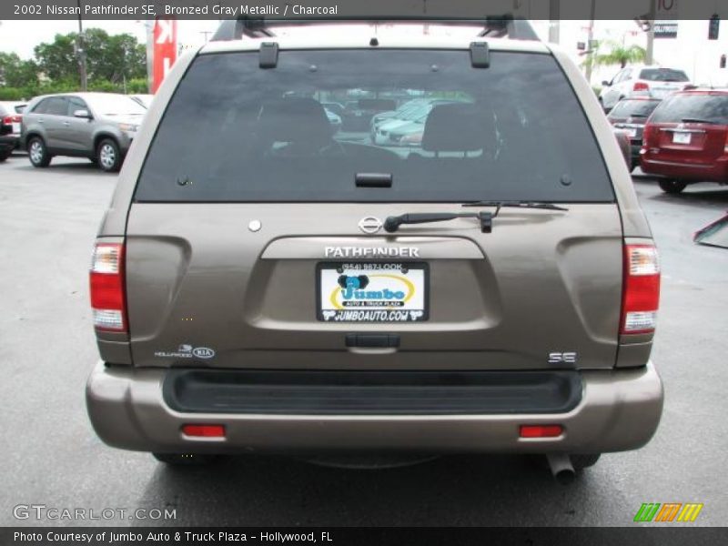 Bronzed Gray Metallic / Charcoal 2002 Nissan Pathfinder SE