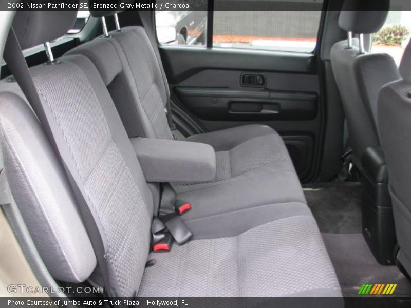  2002 Pathfinder SE Charcoal Interior