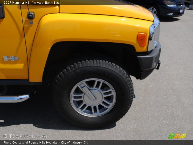 Yellow / Ebony Black 2007 Hummer H3
