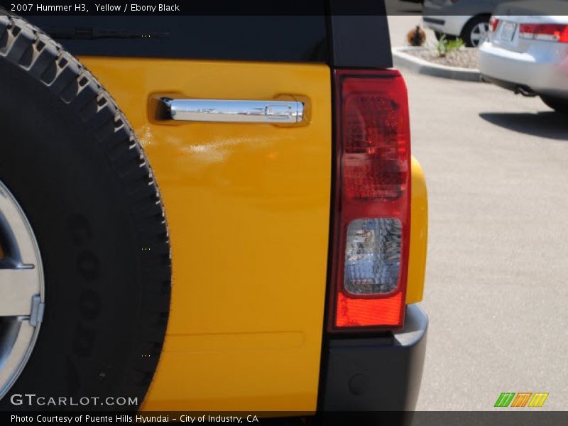 Yellow / Ebony Black 2007 Hummer H3