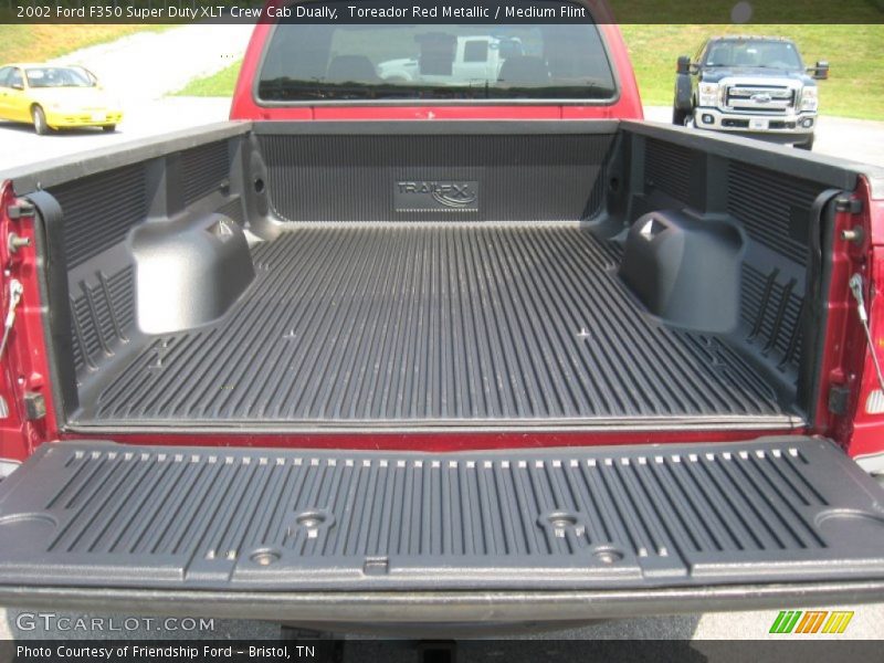 Toreador Red Metallic / Medium Flint 2002 Ford F350 Super Duty XLT Crew Cab Dually