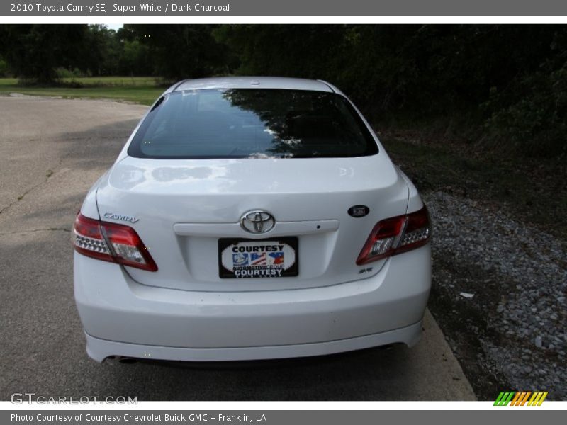 Super White / Dark Charcoal 2010 Toyota Camry SE