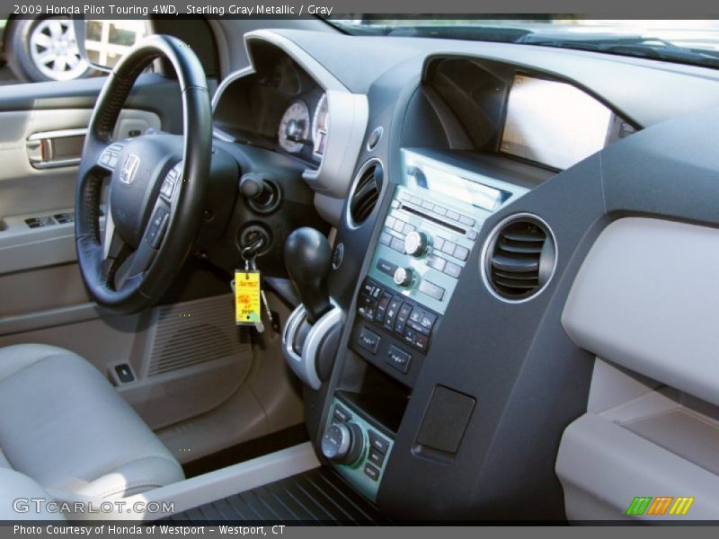 Sterling Gray Metallic / Gray 2009 Honda Pilot Touring 4WD