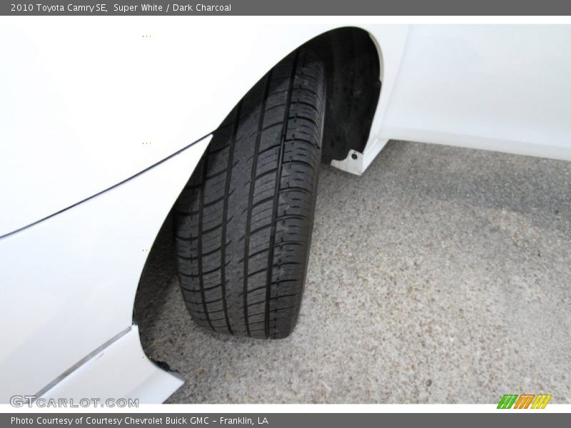Super White / Dark Charcoal 2010 Toyota Camry SE