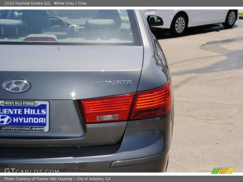 Willow Gray / Gray 2010 Hyundai Sonata GLS