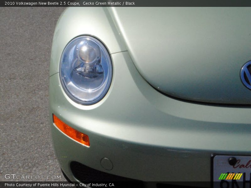 Gecko Green Metallic / Black 2010 Volkswagen New Beetle 2.5 Coupe