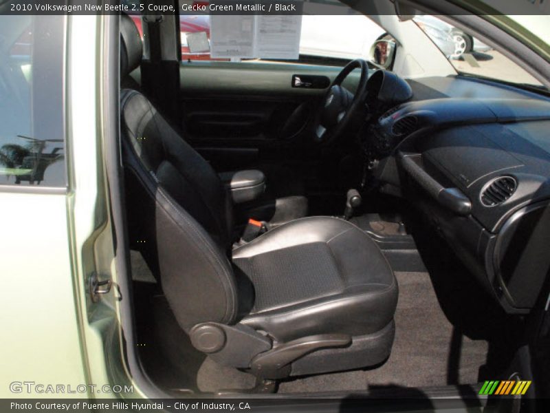 Gecko Green Metallic / Black 2010 Volkswagen New Beetle 2.5 Coupe