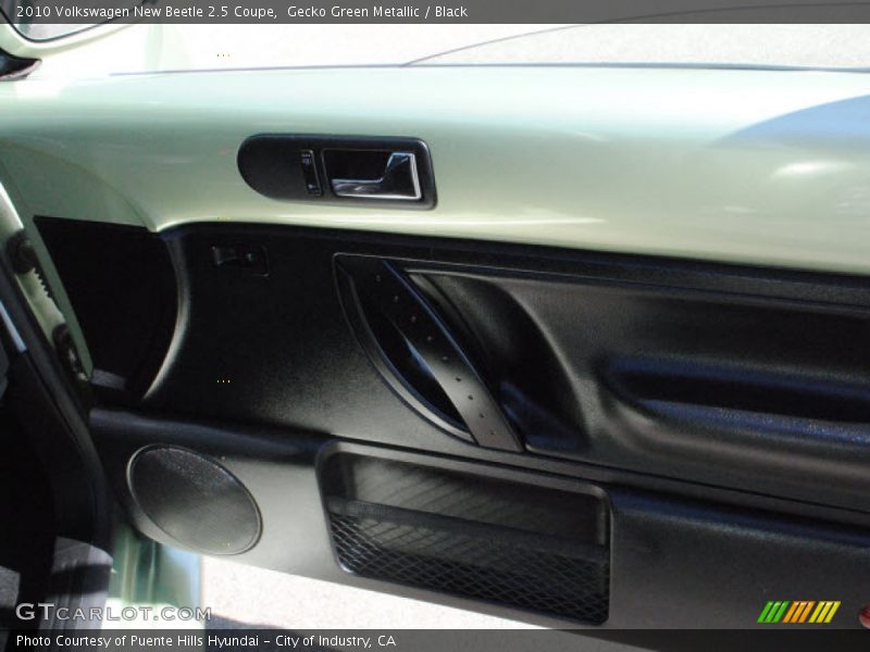 Gecko Green Metallic / Black 2010 Volkswagen New Beetle 2.5 Coupe