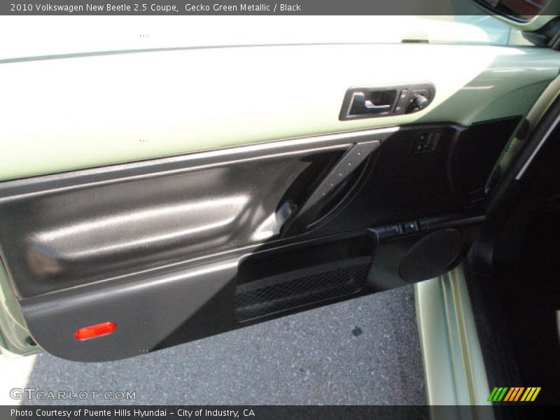Gecko Green Metallic / Black 2010 Volkswagen New Beetle 2.5 Coupe