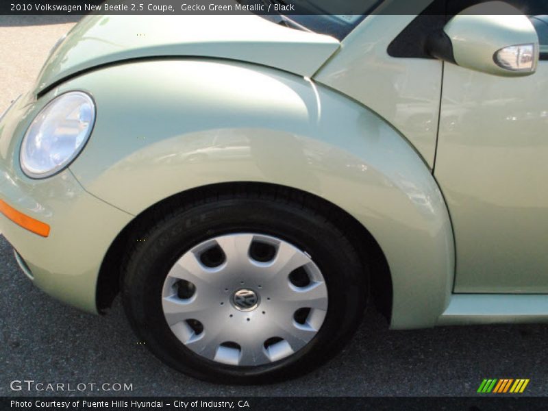 Gecko Green Metallic / Black 2010 Volkswagen New Beetle 2.5 Coupe