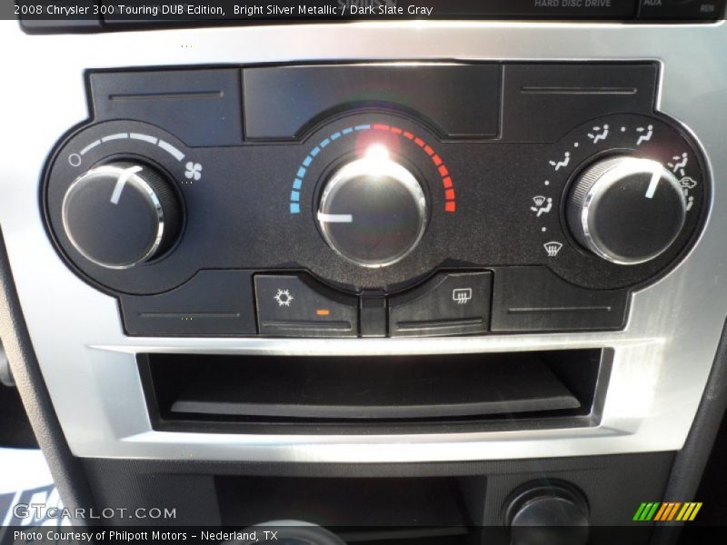 Controls of 2008 300 Touring DUB Edition