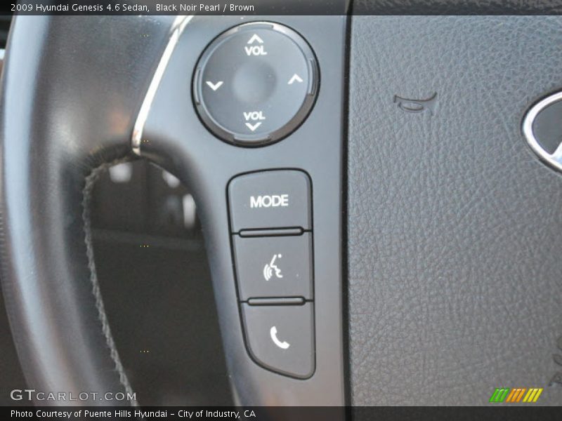 Controls of 2009 Genesis 4.6 Sedan