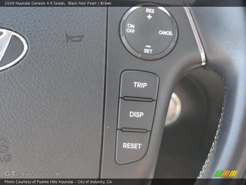 Controls of 2009 Genesis 4.6 Sedan