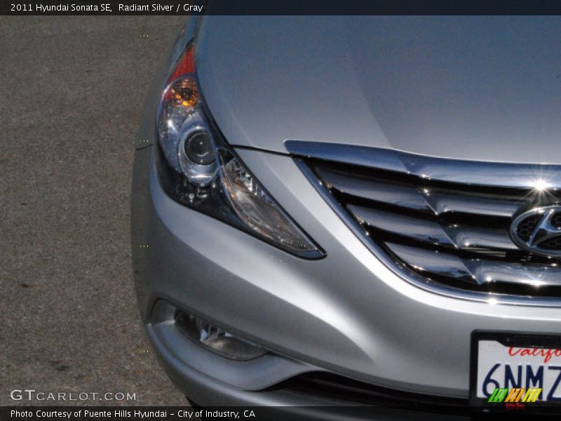 Radiant Silver / Gray 2011 Hyundai Sonata SE
