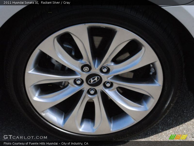 Radiant Silver / Gray 2011 Hyundai Sonata SE