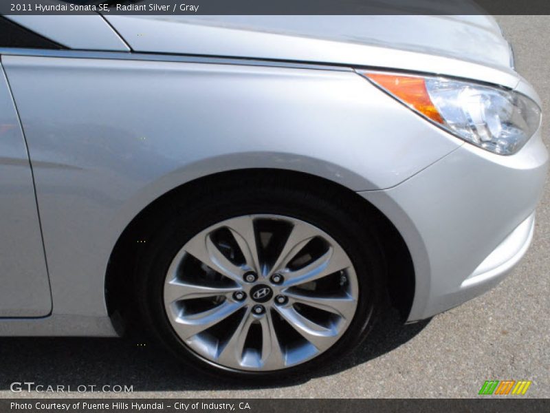 Radiant Silver / Gray 2011 Hyundai Sonata SE