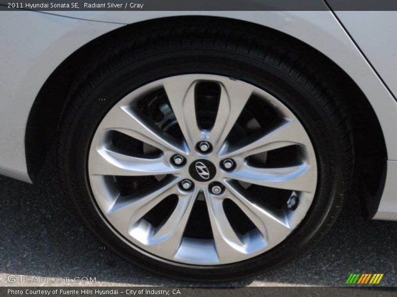 Radiant Silver / Gray 2011 Hyundai Sonata SE