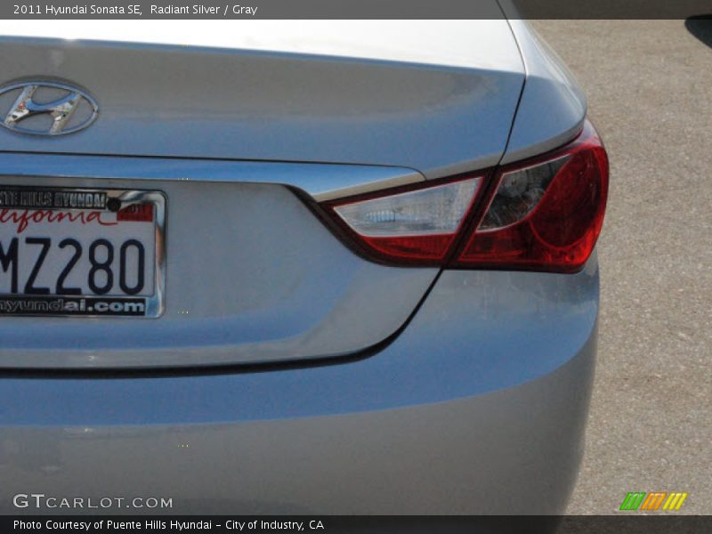 Radiant Silver / Gray 2011 Hyundai Sonata SE