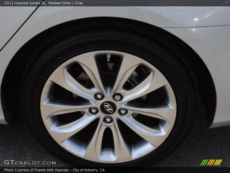 Radiant Silver / Gray 2011 Hyundai Sonata SE
