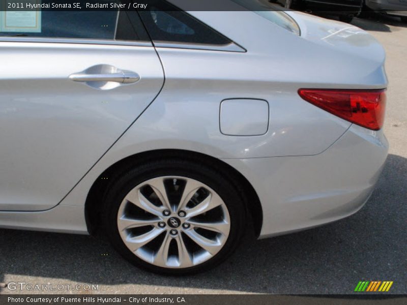 Radiant Silver / Gray 2011 Hyundai Sonata SE