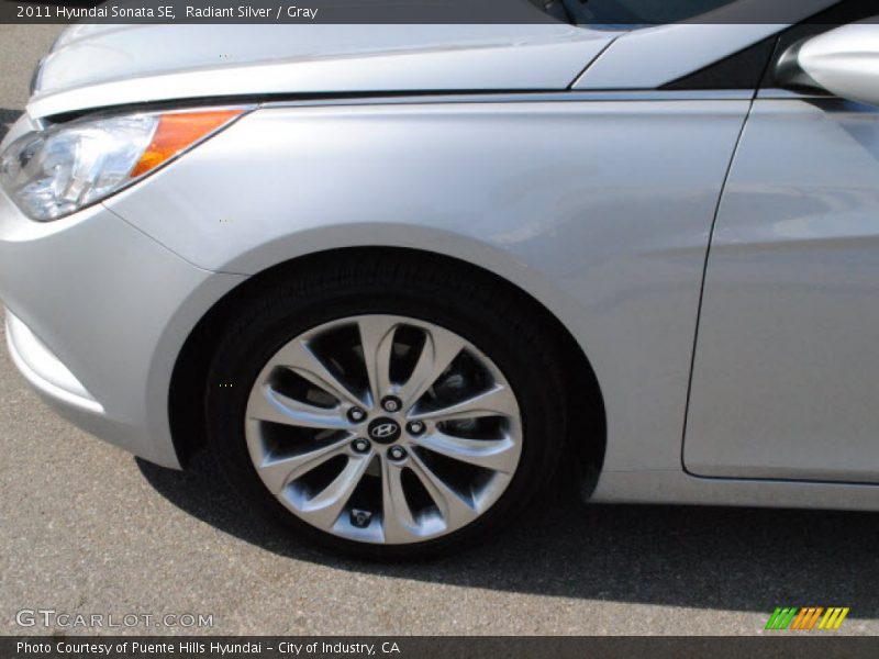Radiant Silver / Gray 2011 Hyundai Sonata SE