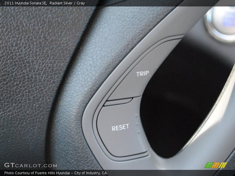 Radiant Silver / Gray 2011 Hyundai Sonata SE