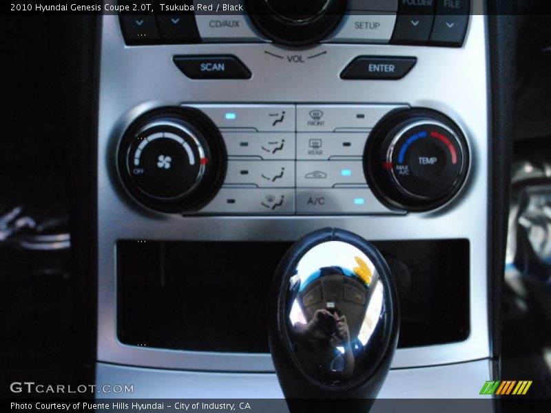 Controls of 2010 Genesis Coupe 2.0T