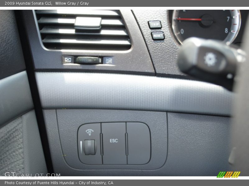 Willow Gray / Gray 2009 Hyundai Sonata GLS