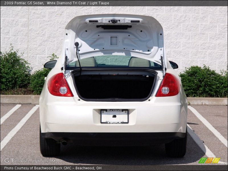 White Diamond Tri Coat / Light Taupe 2009 Pontiac G6 Sedan