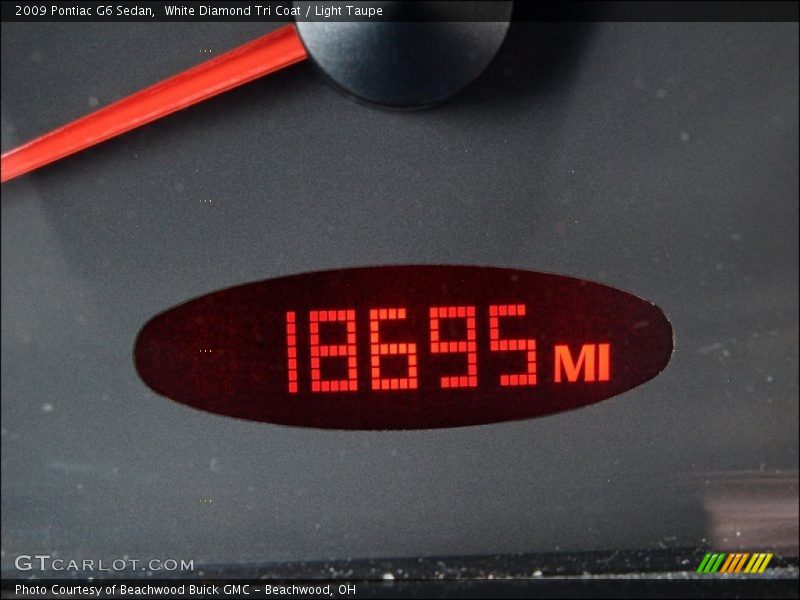 White Diamond Tri Coat / Light Taupe 2009 Pontiac G6 Sedan