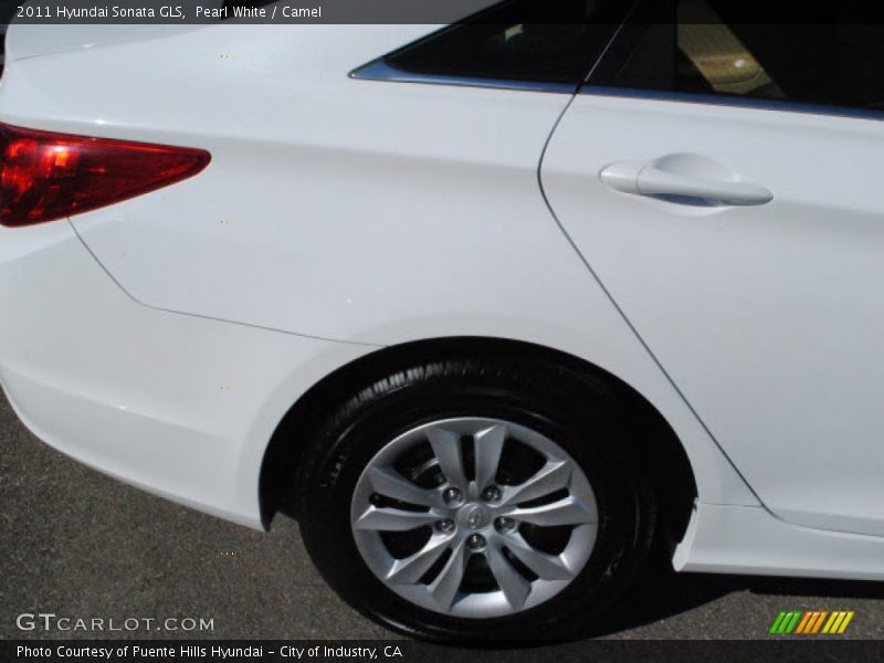 Pearl White / Camel 2011 Hyundai Sonata GLS