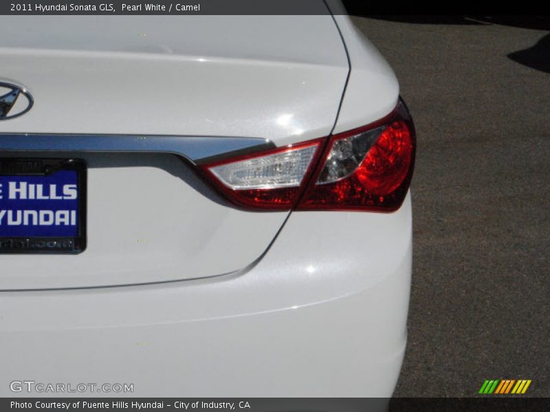 Pearl White / Camel 2011 Hyundai Sonata GLS