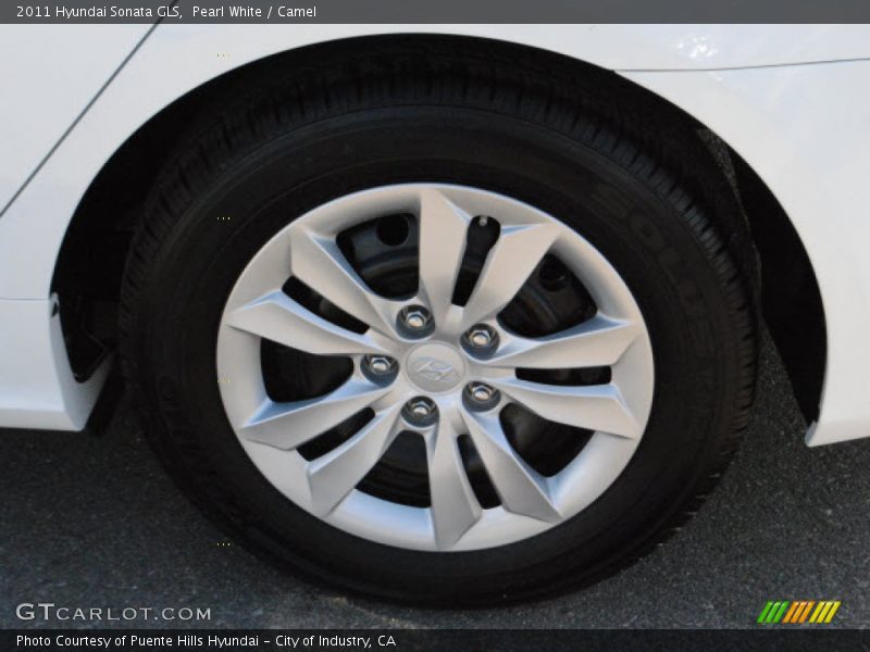 Pearl White / Camel 2011 Hyundai Sonata GLS