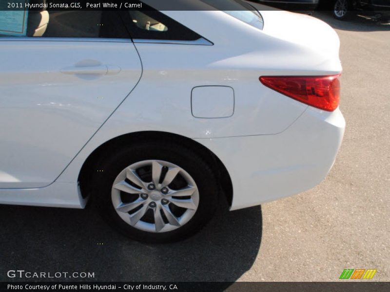 Pearl White / Camel 2011 Hyundai Sonata GLS