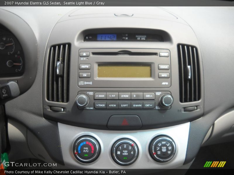 Controls of 2007 Elantra GLS Sedan