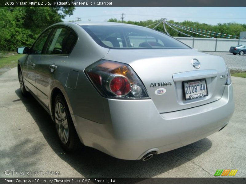 Radiant Silver Metallic / Charcoal 2009 Nissan Altima 2.5 S