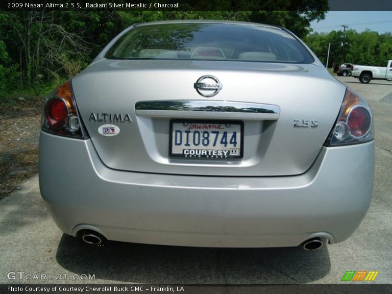 Radiant Silver Metallic / Charcoal 2009 Nissan Altima 2.5 S