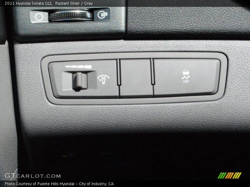 Radiant Silver / Gray 2011 Hyundai Sonata GLS