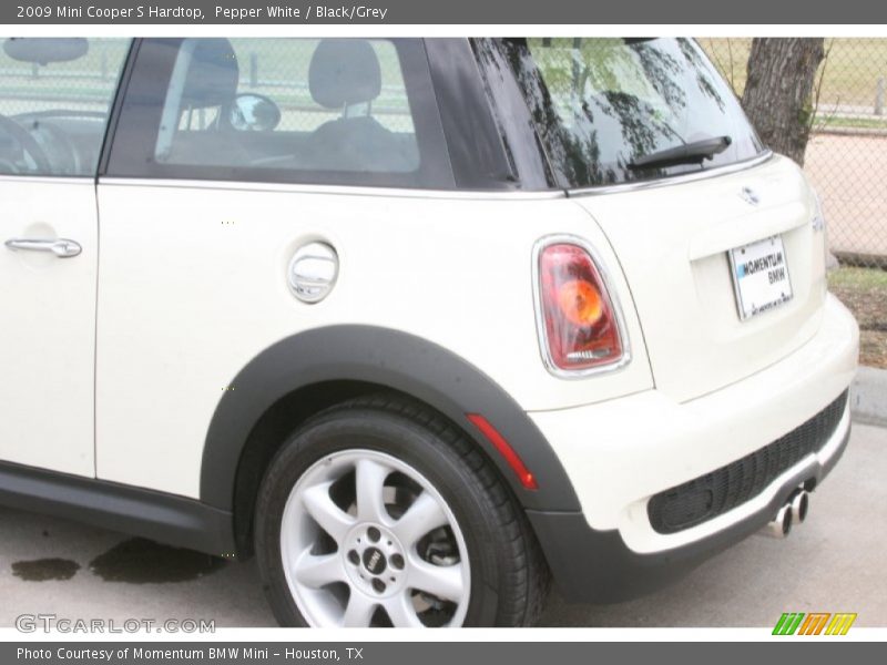 Pepper White / Black/Grey 2009 Mini Cooper S Hardtop