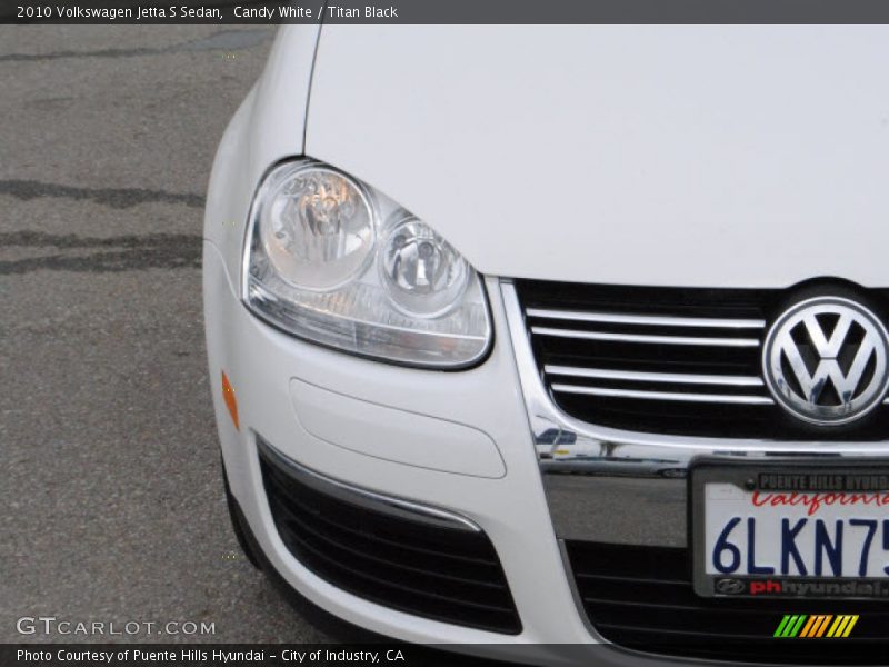 Candy White / Titan Black 2010 Volkswagen Jetta S Sedan