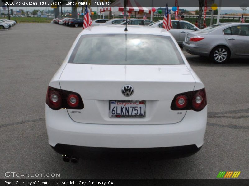 Candy White / Titan Black 2010 Volkswagen Jetta S Sedan