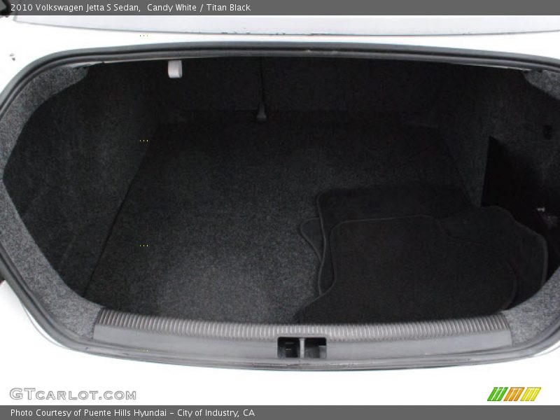 Candy White / Titan Black 2010 Volkswagen Jetta S Sedan