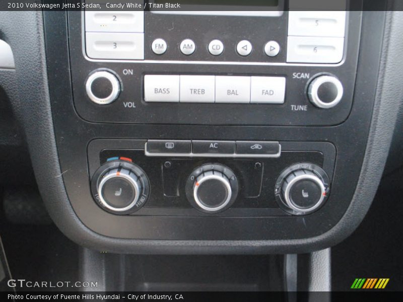 Candy White / Titan Black 2010 Volkswagen Jetta S Sedan